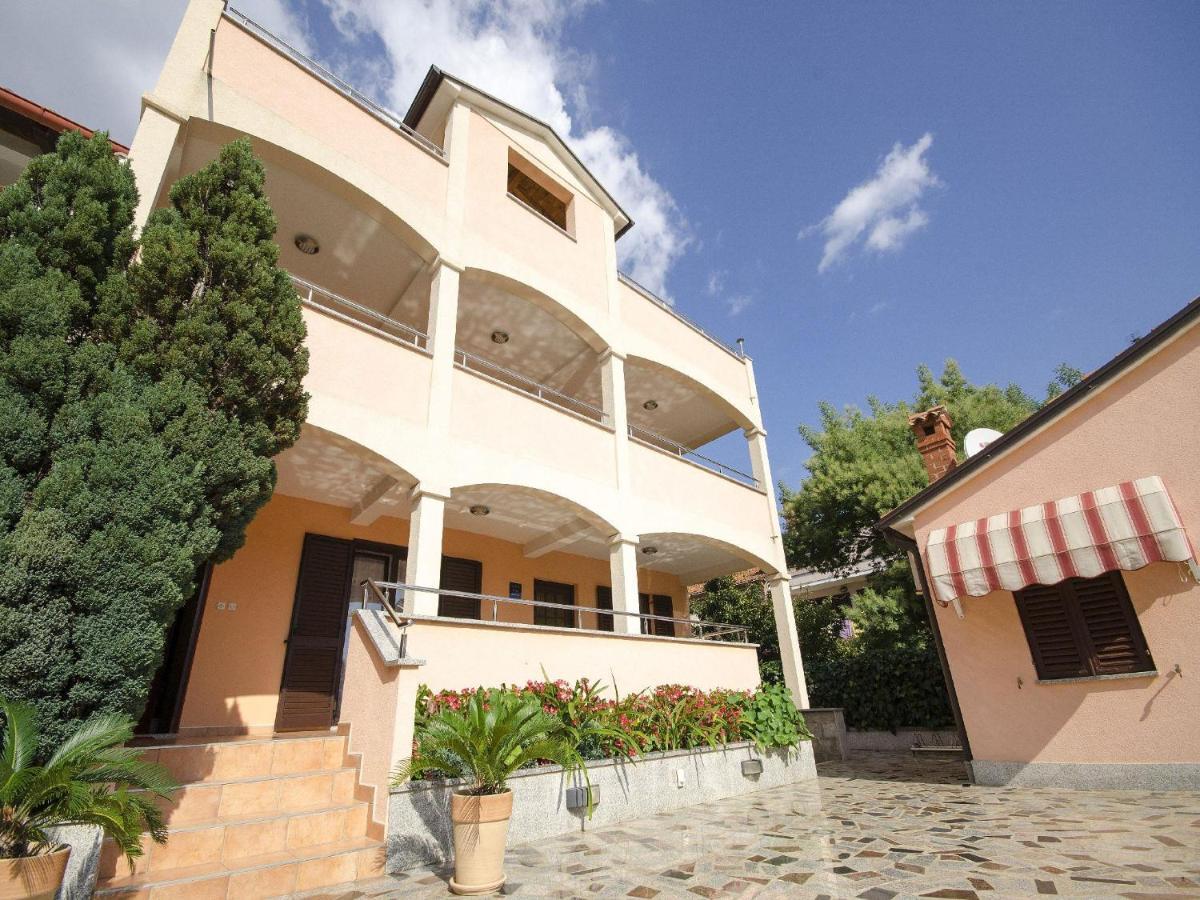 Apartments Patricija Rovinj Bagian luar foto